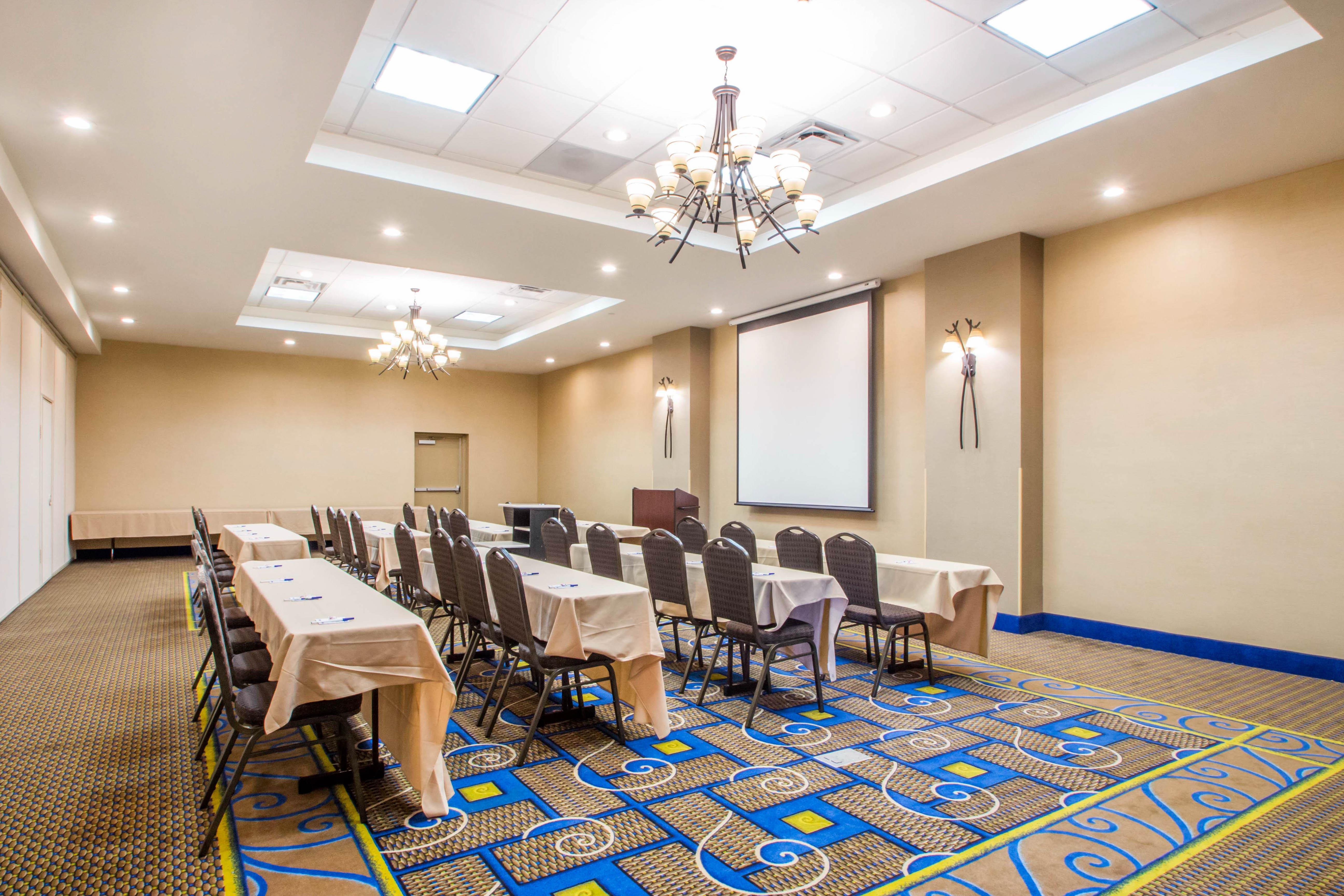 Holiday Inn Express & Suites - Albany Airport - Wolf Road By Ihg Εξωτερικό φωτογραφία