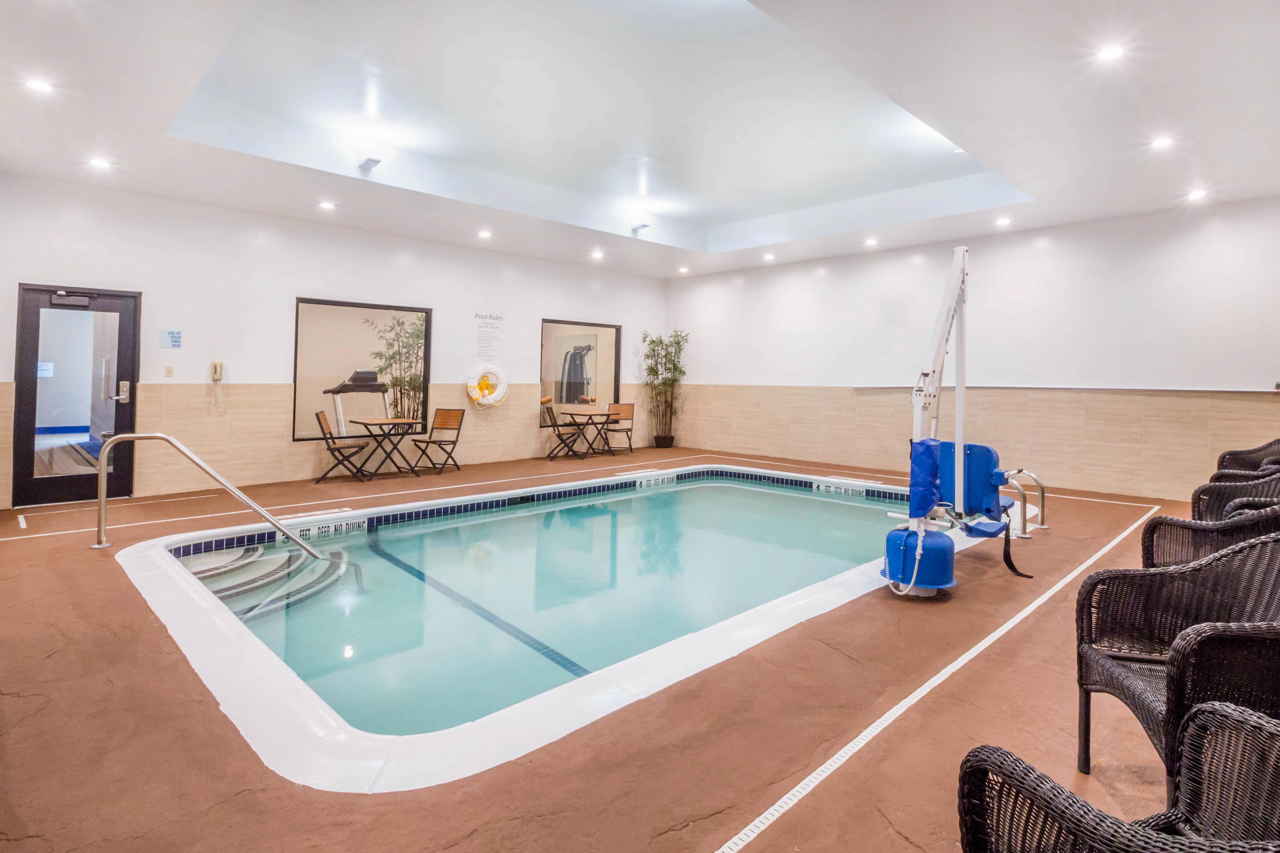 Holiday Inn Express & Suites - Albany Airport - Wolf Road By Ihg Εξωτερικό φωτογραφία