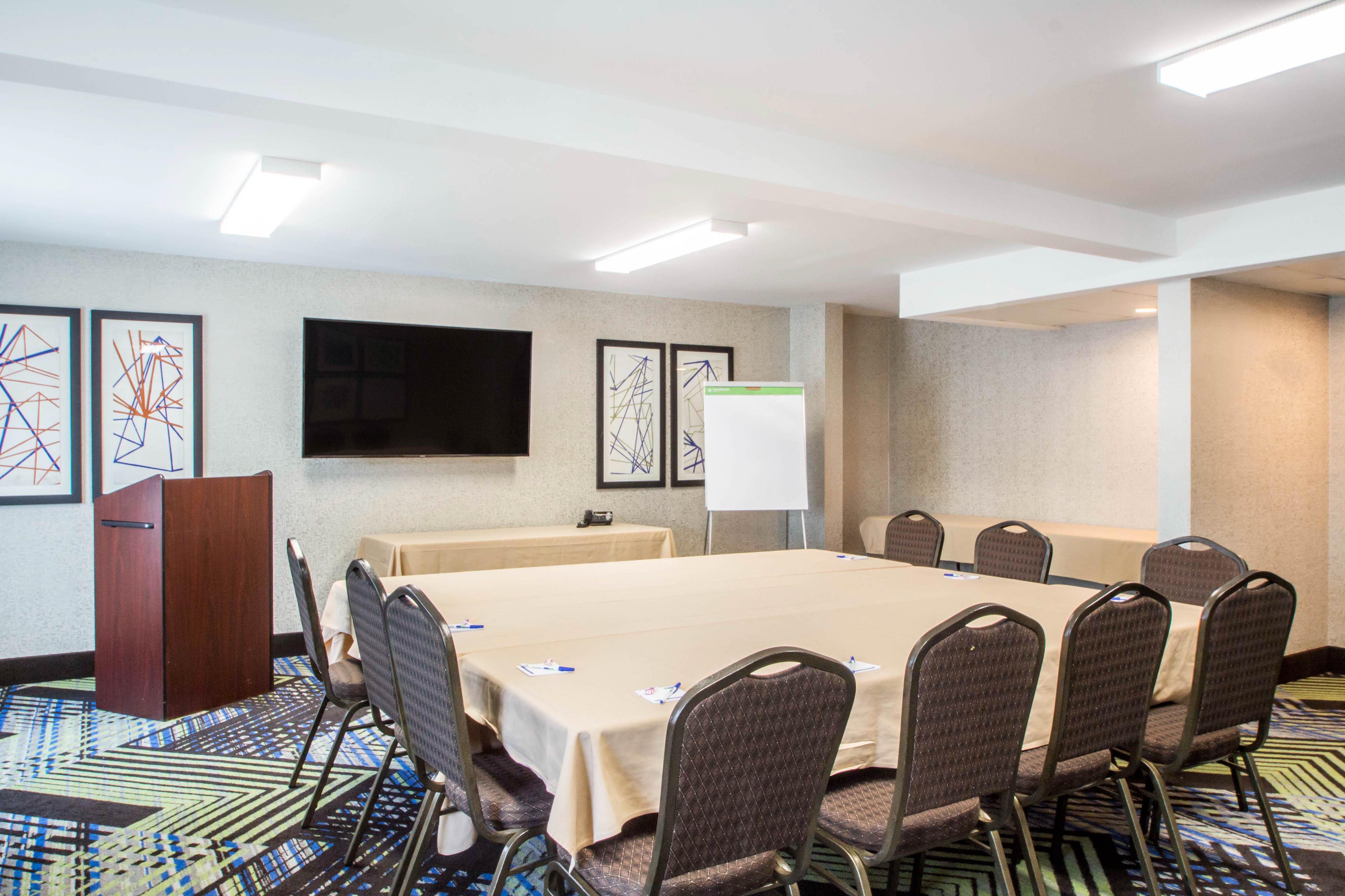 Holiday Inn Express & Suites - Albany Airport - Wolf Road By Ihg Εξωτερικό φωτογραφία
