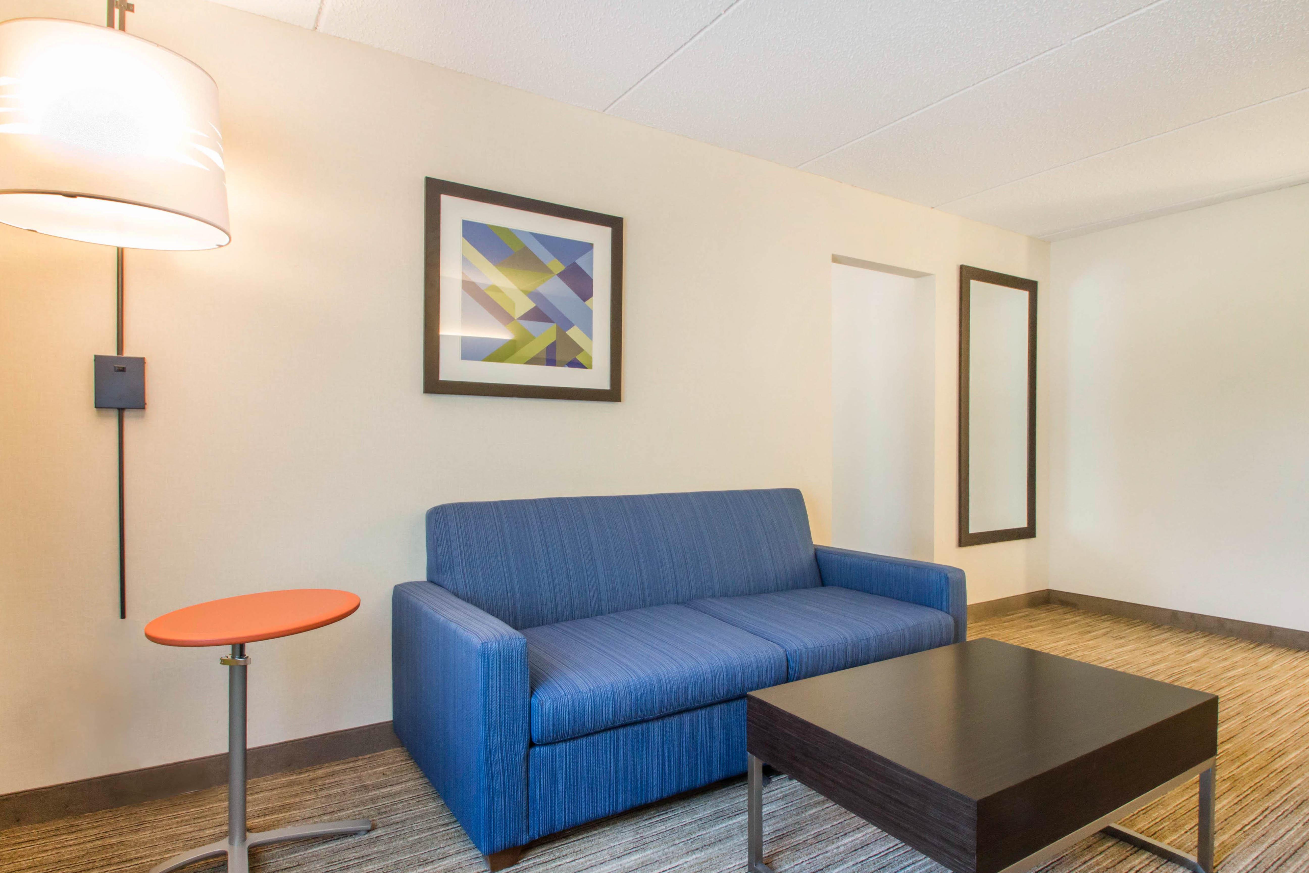 Holiday Inn Express & Suites - Albany Airport - Wolf Road By Ihg Εξωτερικό φωτογραφία