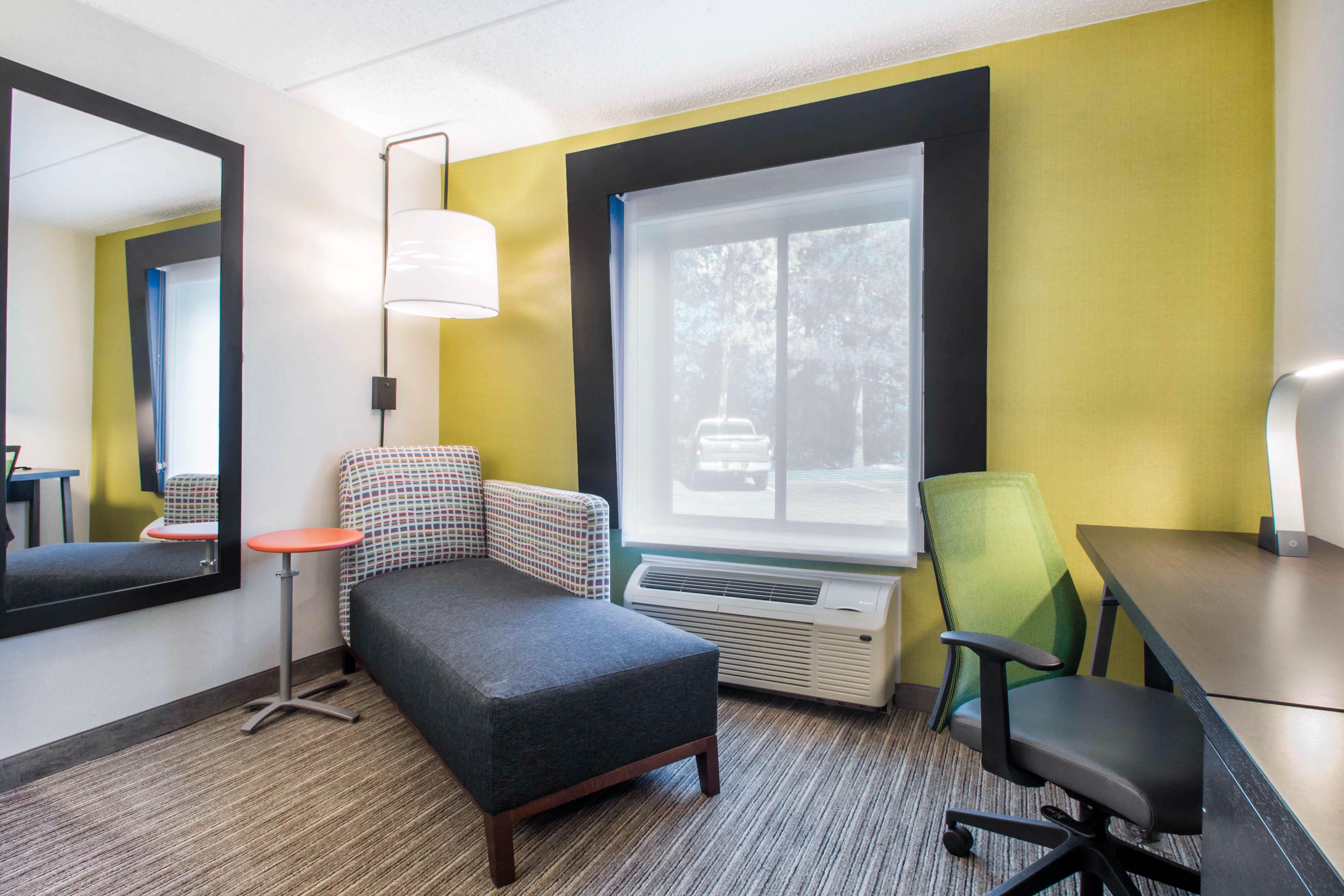 Holiday Inn Express & Suites - Albany Airport - Wolf Road By Ihg Εξωτερικό φωτογραφία