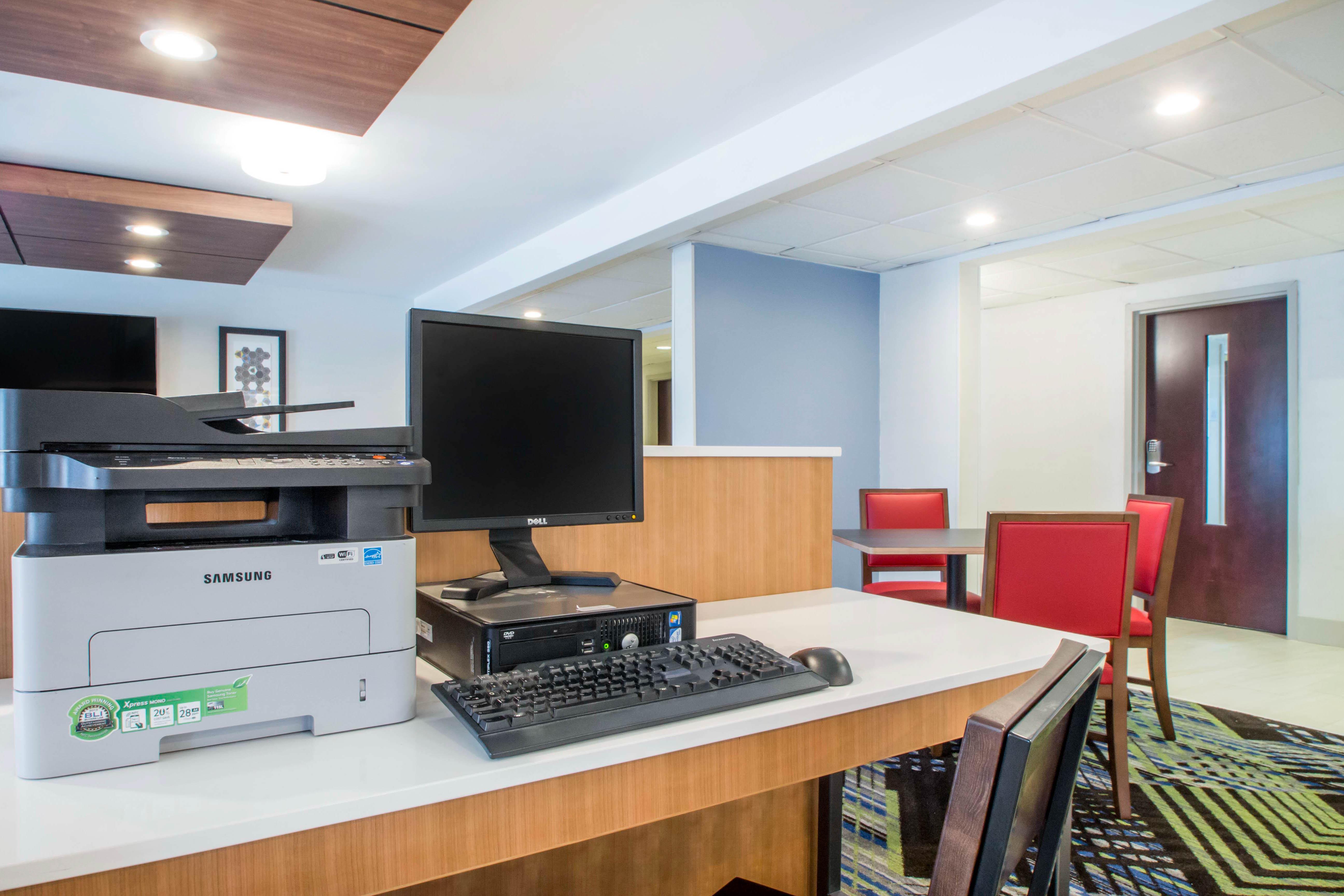 Holiday Inn Express & Suites - Albany Airport - Wolf Road By Ihg Εξωτερικό φωτογραφία