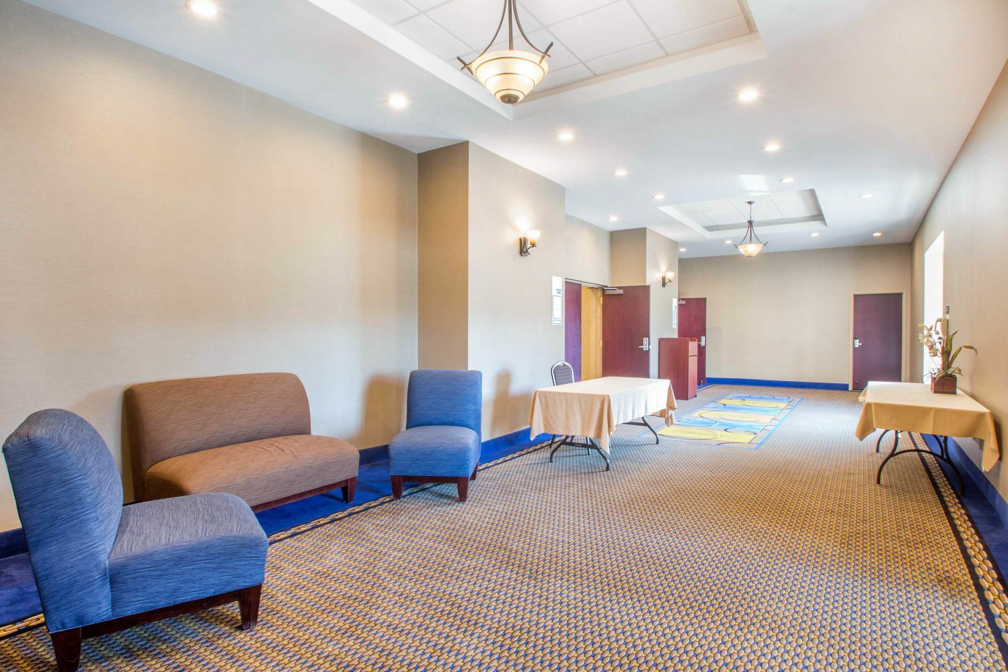 Holiday Inn Express & Suites - Albany Airport - Wolf Road By Ihg Εξωτερικό φωτογραφία
